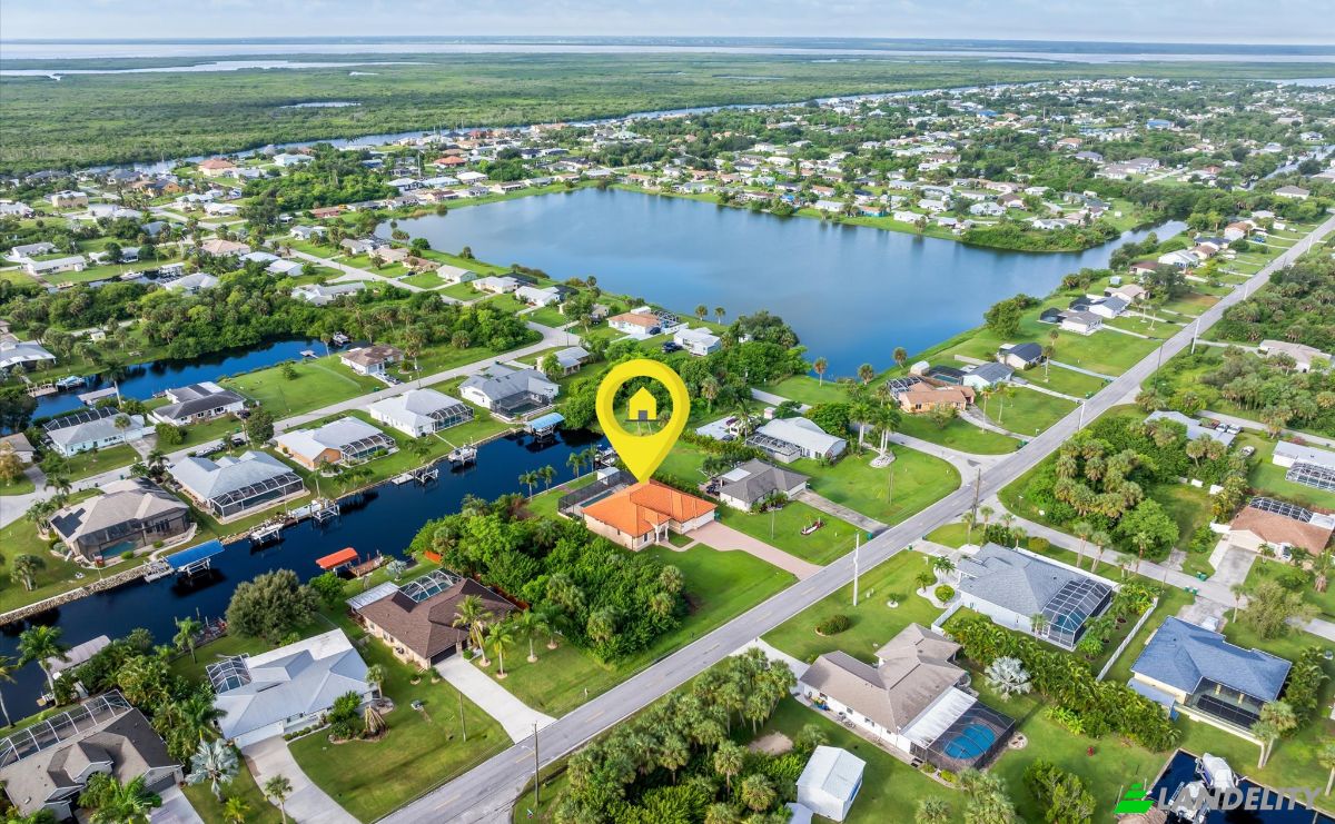 Maison unifamiliale à vendre 18653 Ohara Dr, Port Charlotte, Charlotte County, Florida, United States, FL 33948, USA. Photo 2