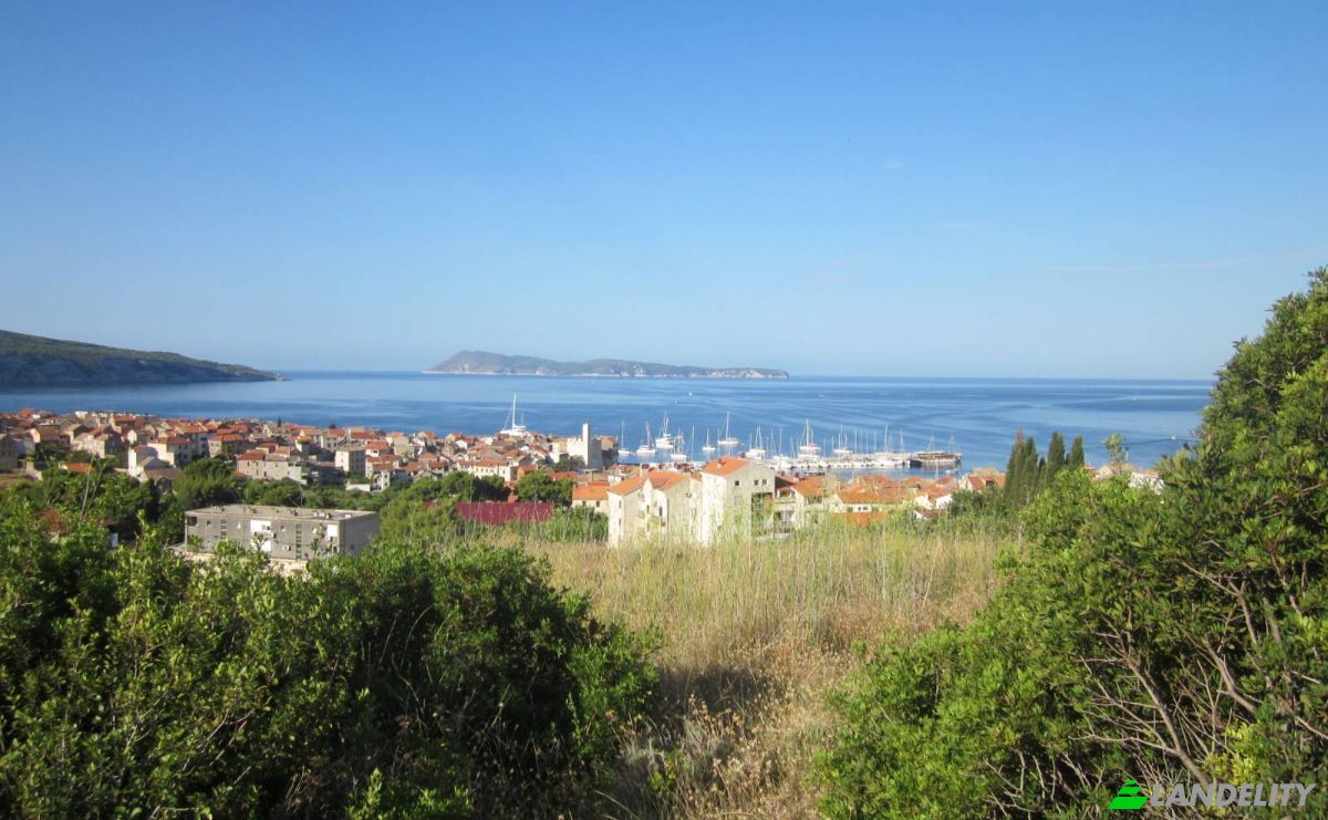 Investition/Entwicklung zu verkaufen Ul Eugena Kvaternika 2, 21485, Komiza, Grad Komiza, Split-Dalmatia County, Croatia. Foto 1