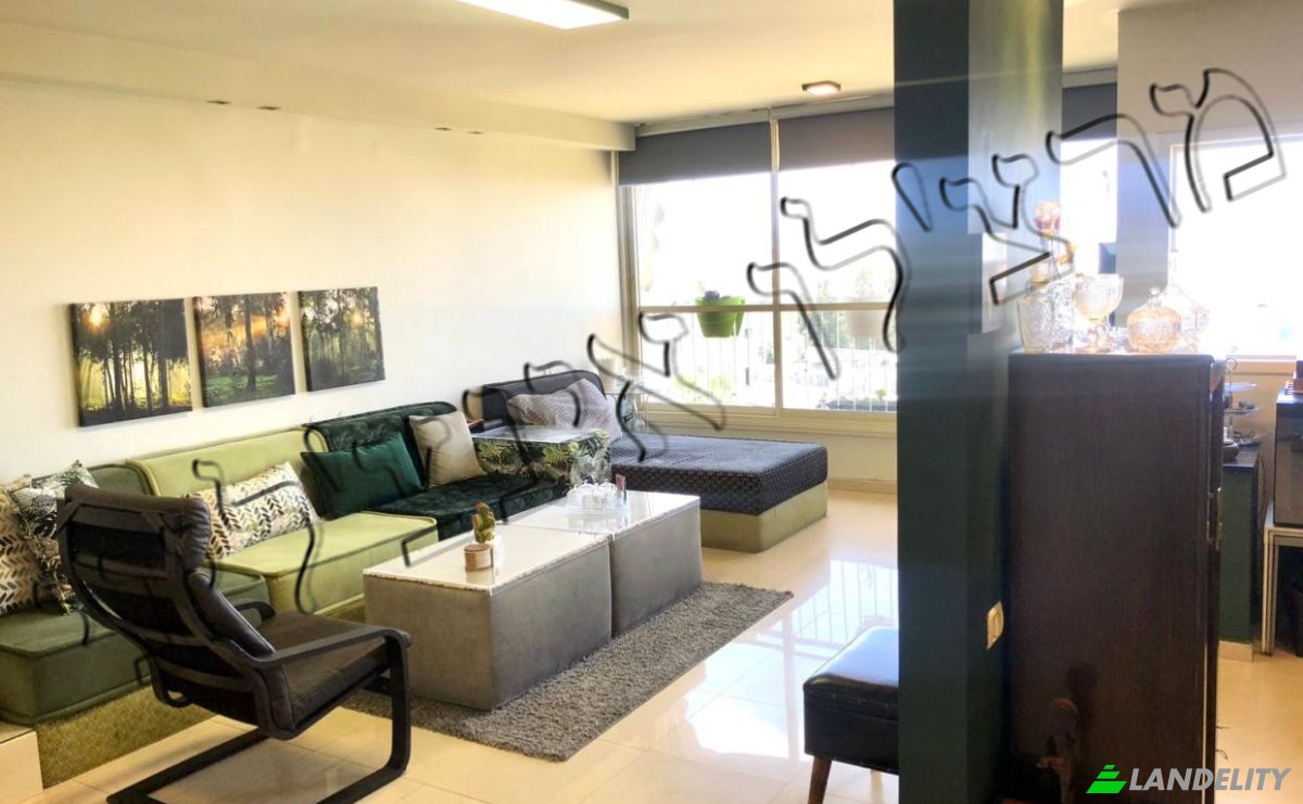 Apartment for Sale Maalot St 5, Holon, Ezor Holon, Center District, Israel. Photo 3