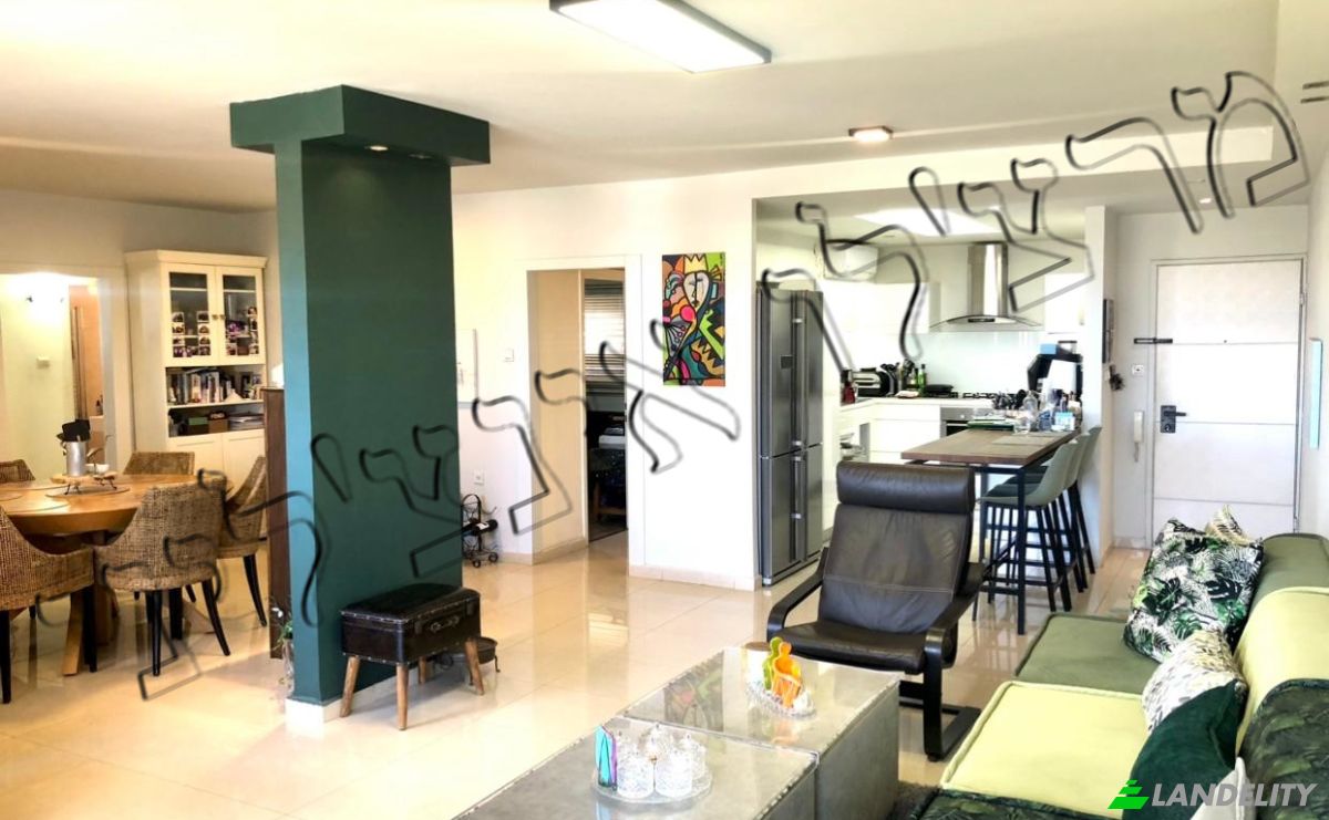 Apartment for Sale Maalot St 5, Holon, Ezor Holon, Center District, Israel. Photo 5
