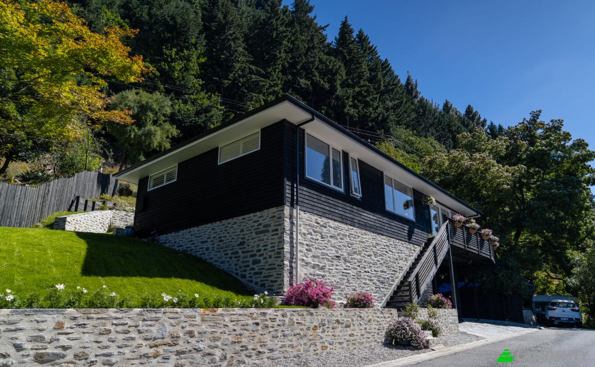 Single Family Home for Sale 54 Huff Street, Queenstown 9300, Queenstown, Queenstown-Lakes District, Otago Region, New Zealand. Photo 1
