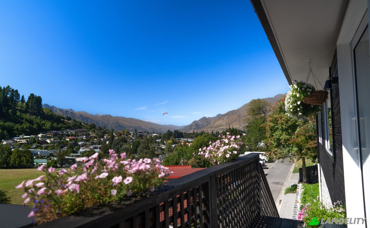Single Family Home for Sale 54 Huff Street, Queenstown 9300, Queenstown, Queenstown-Lakes District, Otago Region, New Zealand. Photo 2