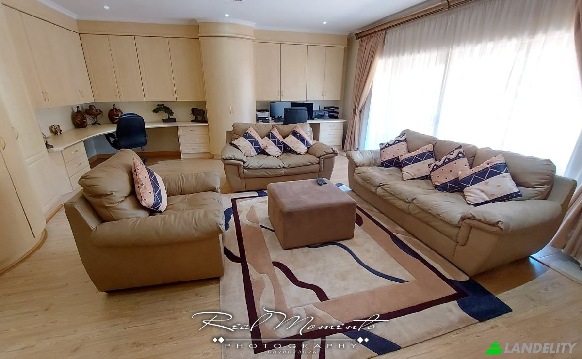 Single Family Home for Sale Chopin St, Vanderbijlpark S W, Vanderbijlpark, Sedibeng District Municipality, Gauteng, South Africa. Photo 13