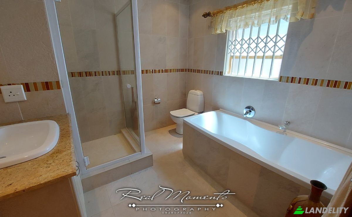 Single Family Home for Sale Chopin St, Vanderbijlpark S W, Vanderbijlpark, Sedibeng District Municipality, Gauteng, South Africa. Photo 17