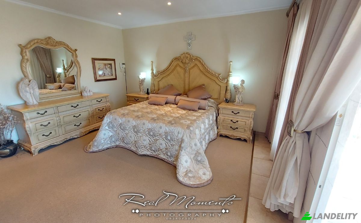 Single Family Home for Sale Chopin St, Vanderbijlpark S W, Vanderbijlpark, Sedibeng District Municipality, Gauteng, South Africa. Photo 21
