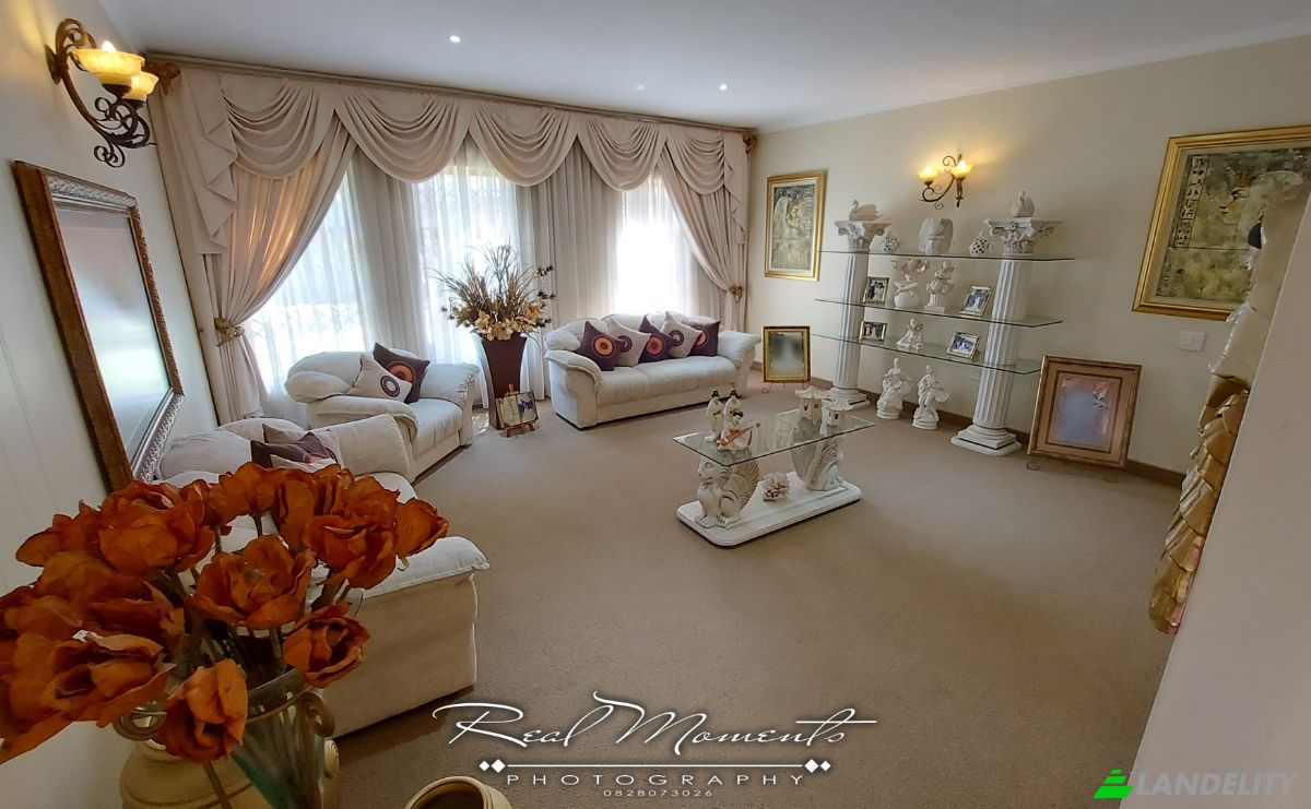 Single Family Home for Sale Chopin St, Vanderbijlpark S W, Vanderbijlpark, Sedibeng District Municipality, Gauteng, South Africa. Photo 5