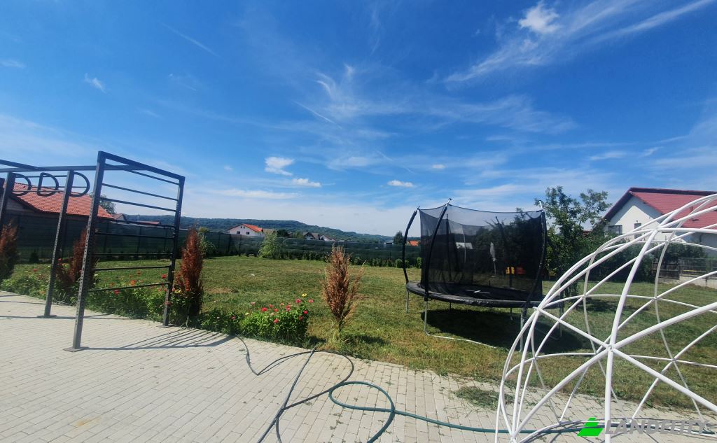Single Family Home for Sale Strada Vasile Lupu, Curtea de Arges 115300, Curtea de Arges, Arges, Romania. Photo 2