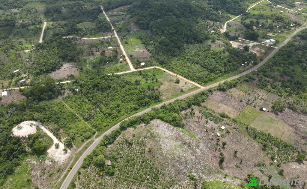 Lote de terreno en venta Hummingbird Hwy, Armenia, Cayo District, Belize. Foto 1