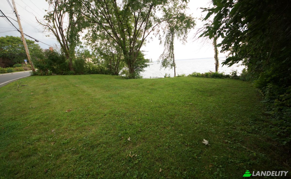 Townhouse for Rent 1985 Chem du Bord-du-Lac-Lakeshore, Dorval, Montreal, Quebec, Canada, QC H9S 2G2. Photo 2