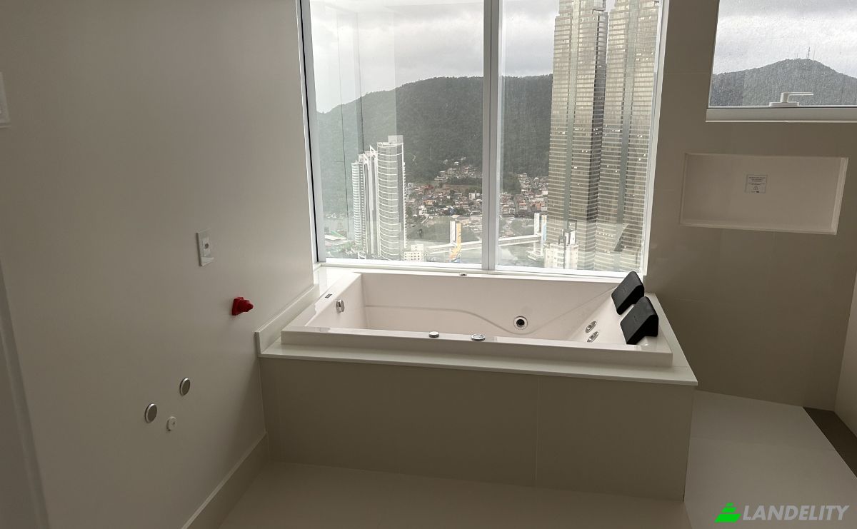 Apartment for Sale Av Atlantica, Barra Sul, Balneario Camboriu, State of Santa Catarina, Brazil, 88336. Photo 16