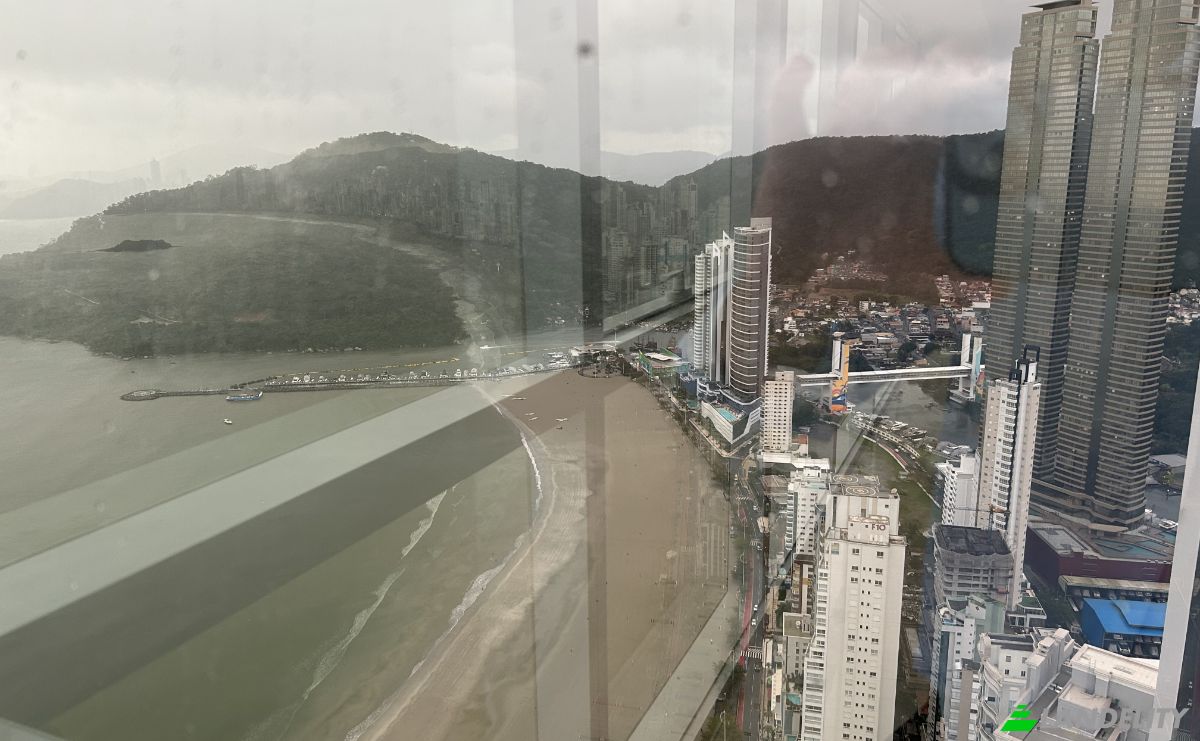 Apartment for Sale Av Atlantica, Barra Sul, Balneario Camboriu, State of Santa Catarina, Brazil, 88336. Photo 9