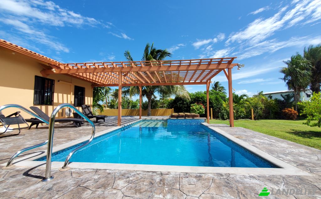Casa de una sola familia en venta Contrabando Cove, Consejo, Corozal District, Belize. Foto 1
