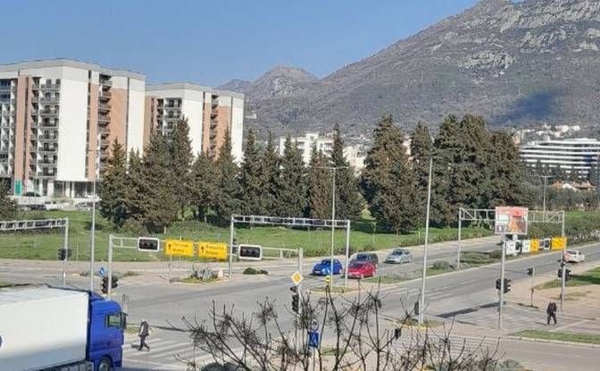 Apartament na sprzedaż a1 Bulevar Revolucije, Bar. Zdjęcie#2