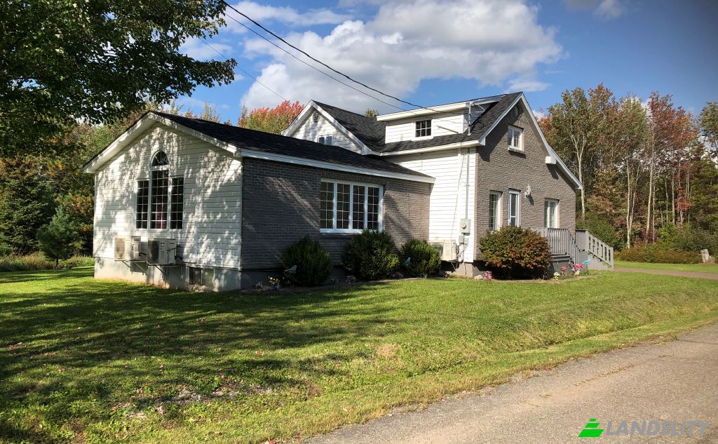 Single Family Home for Sale Kay St, Salisbury, Westmorland County, New Brunswick, Canada. Photo 2