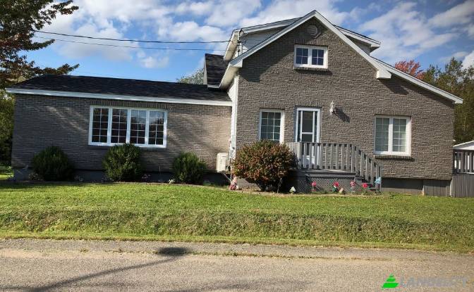 Single Family Home for Sale - Salisbury, Canada