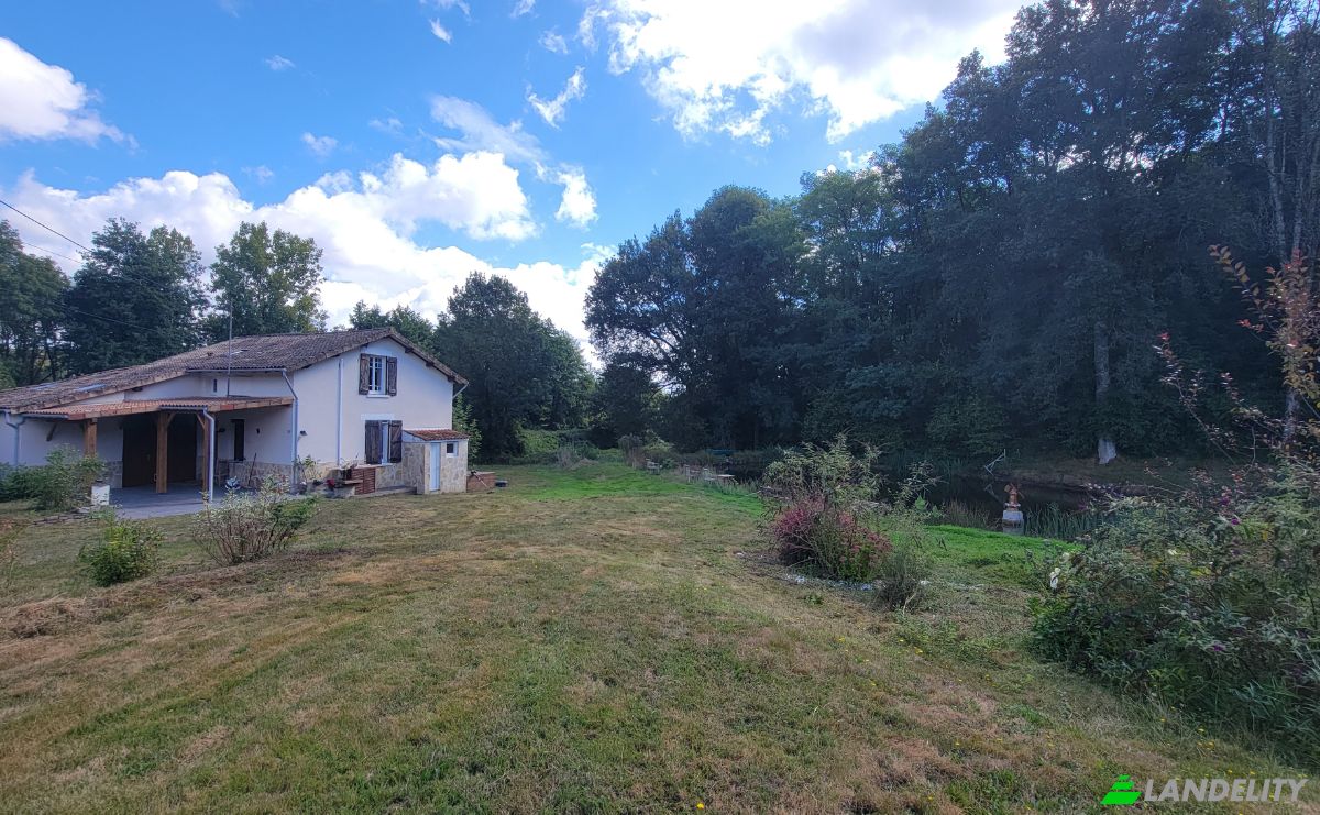 Single Family Home for Sale 6 Chez Botta, 16150 Exideuil-sur-Vienne, Exideuil-sur-Vienne, Charente, Nouvelle-Aquitaine, France. Photo 10