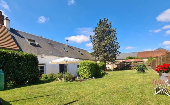 Townhouse for Sale 6 Rue de lAqueduc, 28130 Houx. Photo#4 Townhouse for Sale 6 Rue de lAqueduc, 28130 Houx. Photo#4