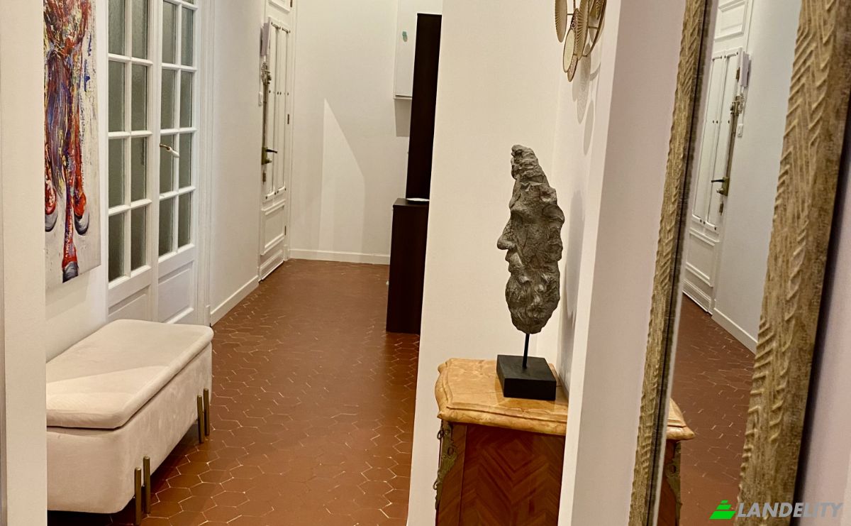 Apartment for Sale 13 Rue Guyau, 06500 Menton, Menton, Alpes-Maritimes, Provence-Alpes-Cote dAzur, France. Photo 1