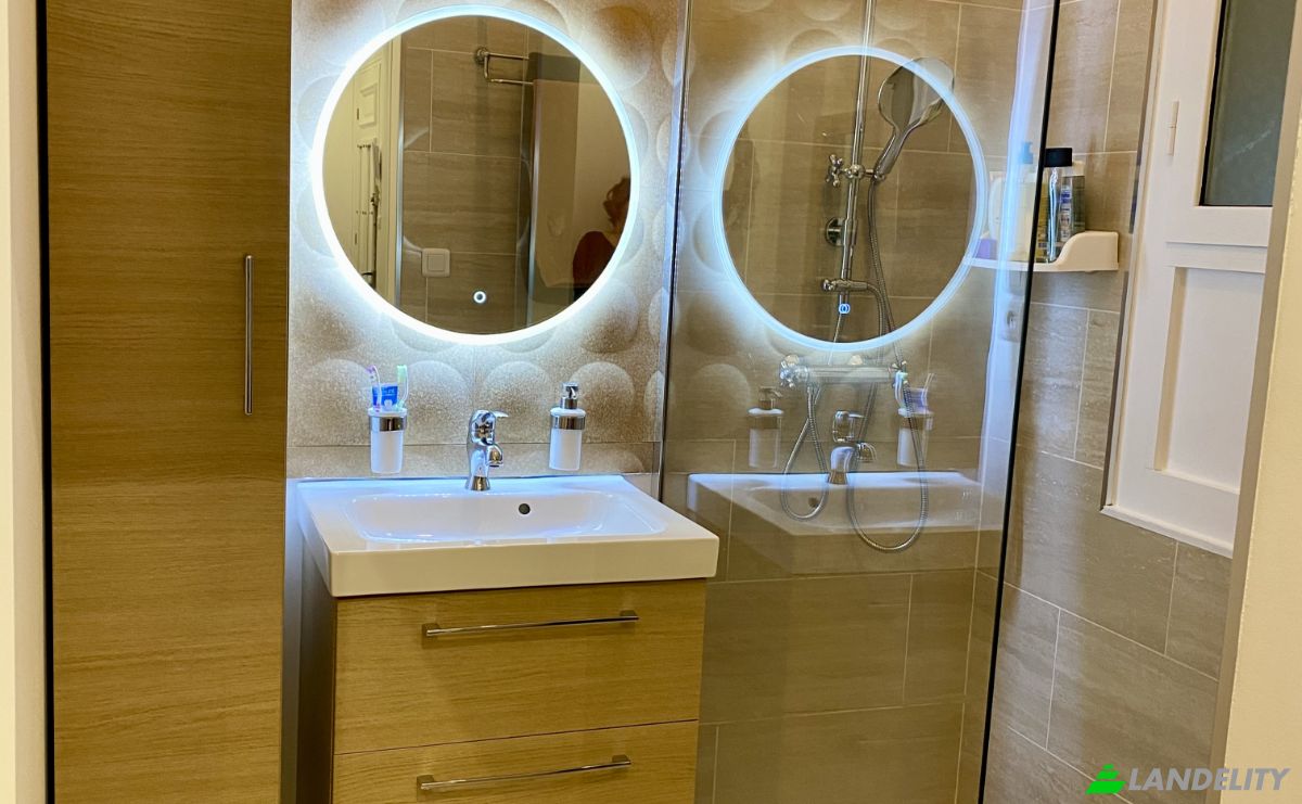 Apartment for Sale 13 Rue Guyau, 06500 Menton, Menton, Alpes-Maritimes, Provence-Alpes-Cote dAzur, France. Photo 5