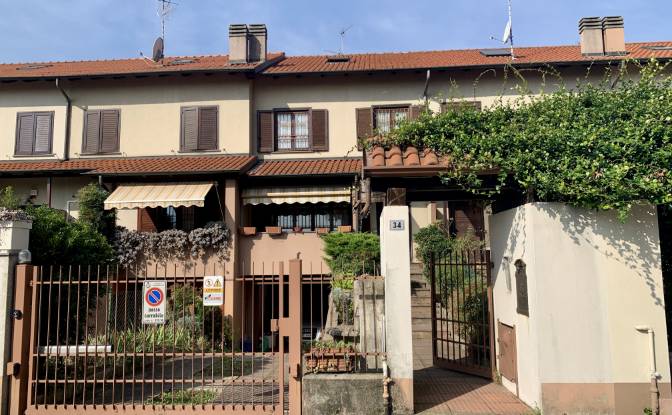 Townhouse for Sale - Garbagnate Milanese, Italy