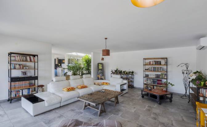 Villa for Sale Av Miguel Bombarda 157. Photo#4