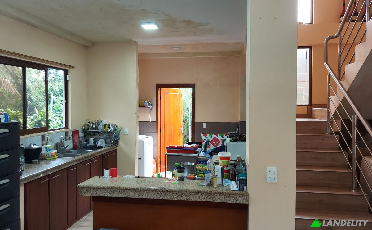 Casa de una sola familia en venta Parroquia Tarqui, Pastaza, Ecuador. Foto 5
