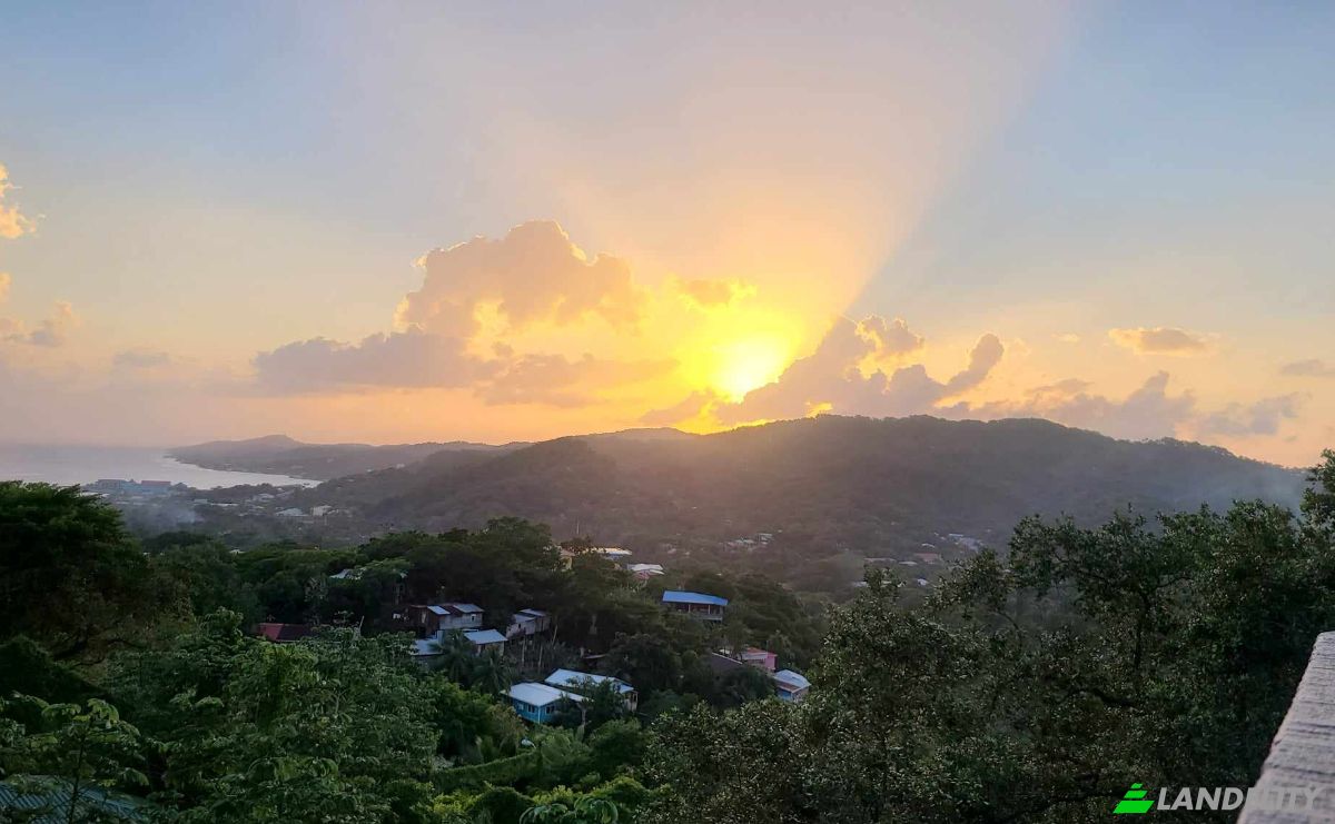 Business for Sale Spanish Town Rd, 34101 Coxen Hole, Coxen Hole, Roatan, Bay Islands Department, Honduras. Photo 3