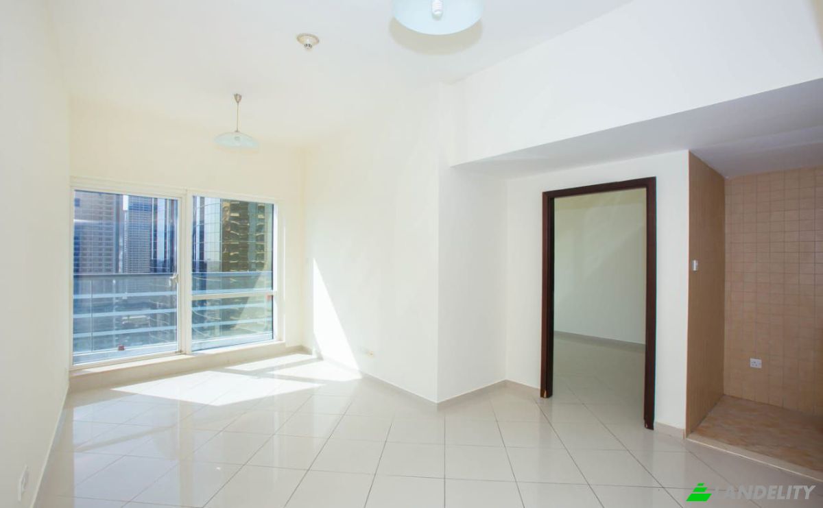Apartment for Sale Dubai, Jumeirah Lake Towers, United Arab Emirates. Photo 1