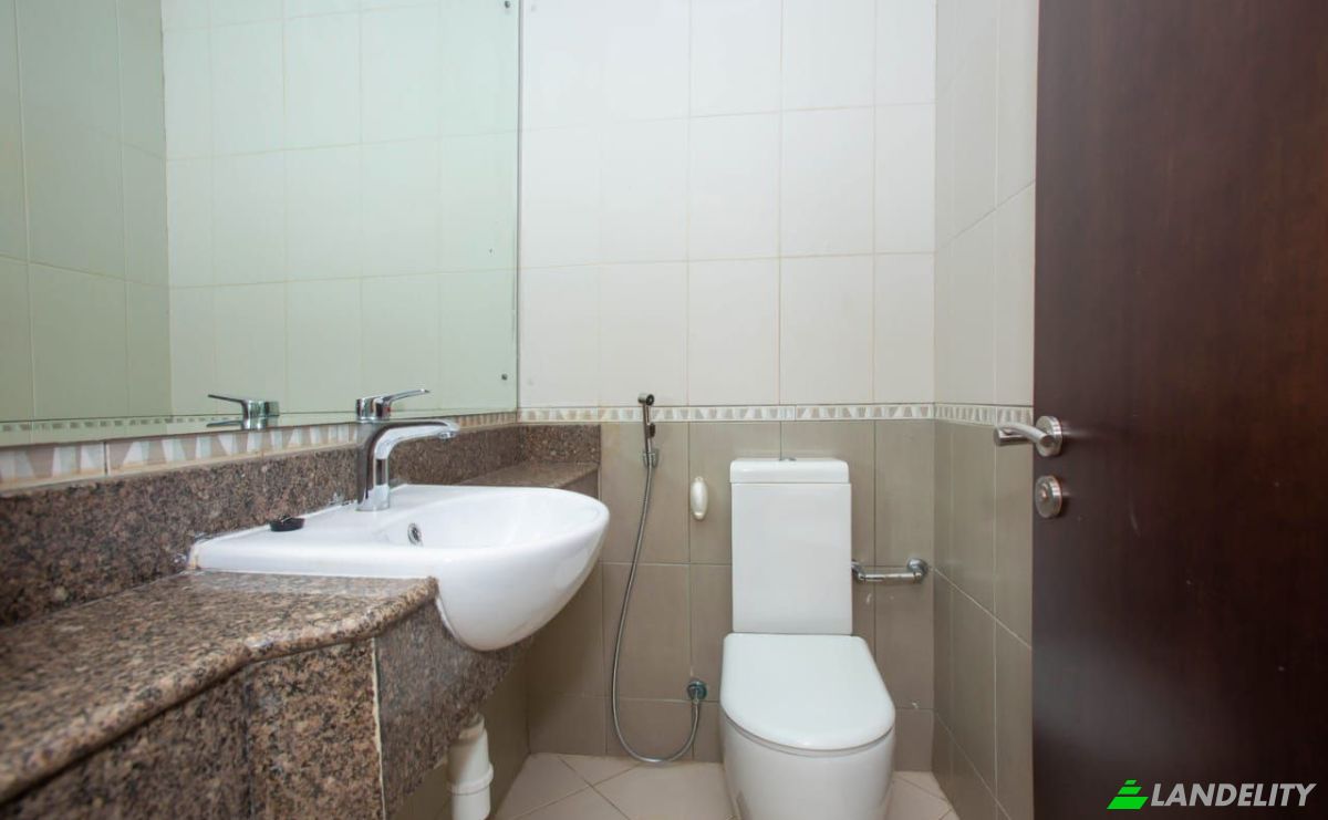 Apartment for Sale Dubai, Jumeirah Lake Towers, United Arab Emirates. Photo 3