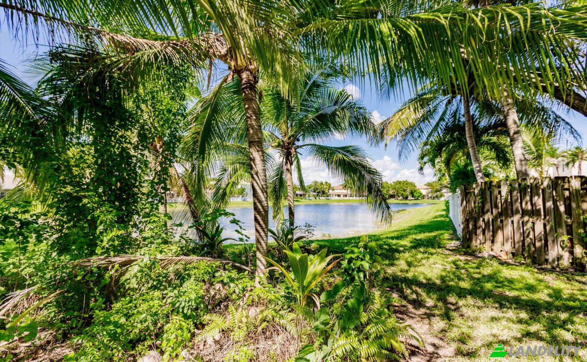 Single Family Home for Sale 20788 SW 89th Path, Cutler Bay, Miami-Dade County, Florida, United States, FL 33189, USA. Photo 2