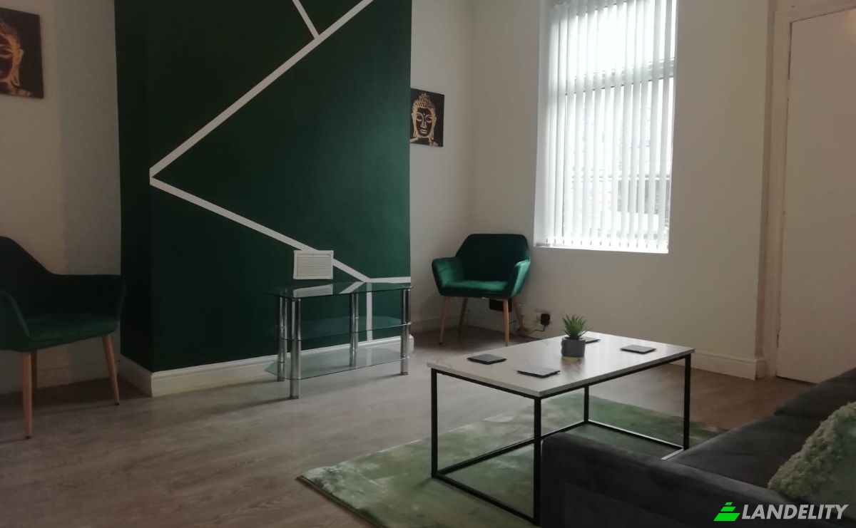 Maison unifamiliale a louer 241 Harehills Ln, Harehills, Leeds LS8 3RG, Leeds, West Yorkshire, England, United Kingdom. Photo 1
