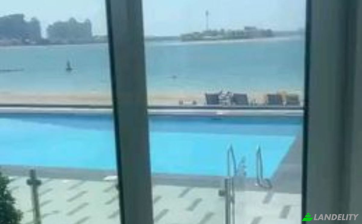 Store Front for Sale Palm Jumeirah, near Royal Bay By Azizi, Dubai, The Palm Jumeirah, United Arab Emirates. Photo 1