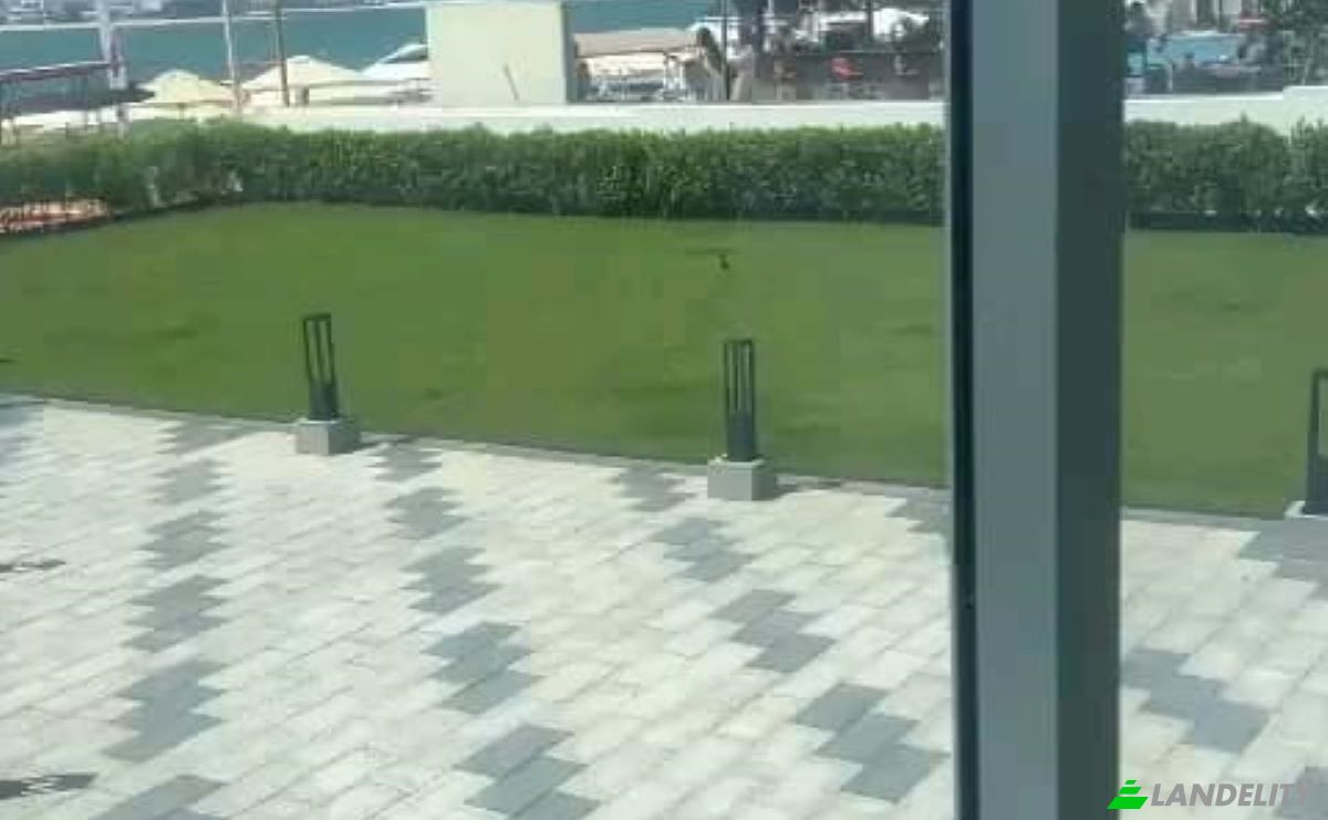 Store Front for Sale Palm Jumeirah, near Royal Bay By Azizi, Dubai, The Palm Jumeirah, United Arab Emirates. Photo 3