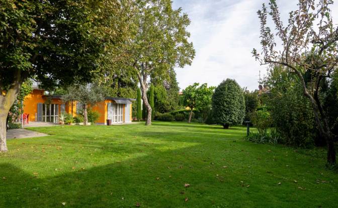 Villa zu verkaufen Via Sirtori. Foto#3