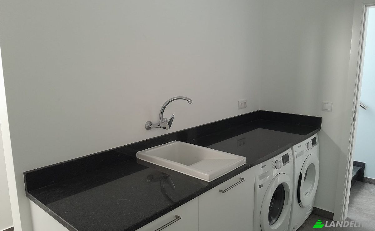 Casa de una sola familia en venta Complexo Desportivo das Eiras, 9100 Santa Cruz, Santa Cruz, Madeira, Portugal. Foto 13