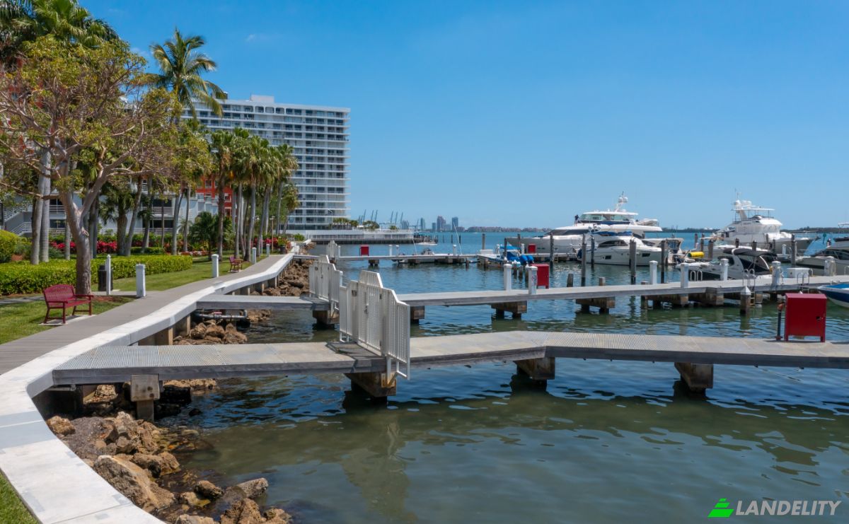 Condo for Sale 1581 Brickell Ave #205, Miami, Miami-Dade County, Florida, United States, FL 33129, USA. Photo 3