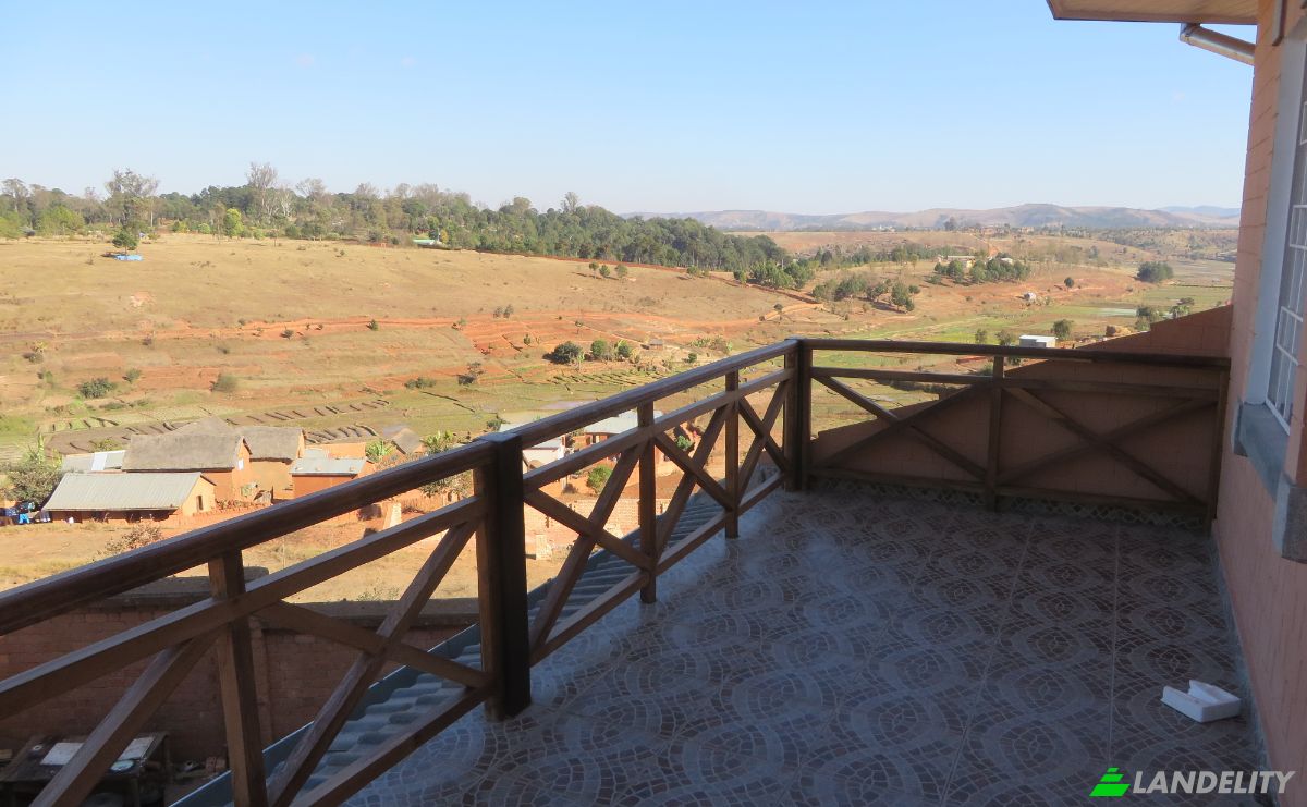 Single Family Home for Sale Andakana, Ambohidratrimo, Analamanga, Madagascar. Photo 3