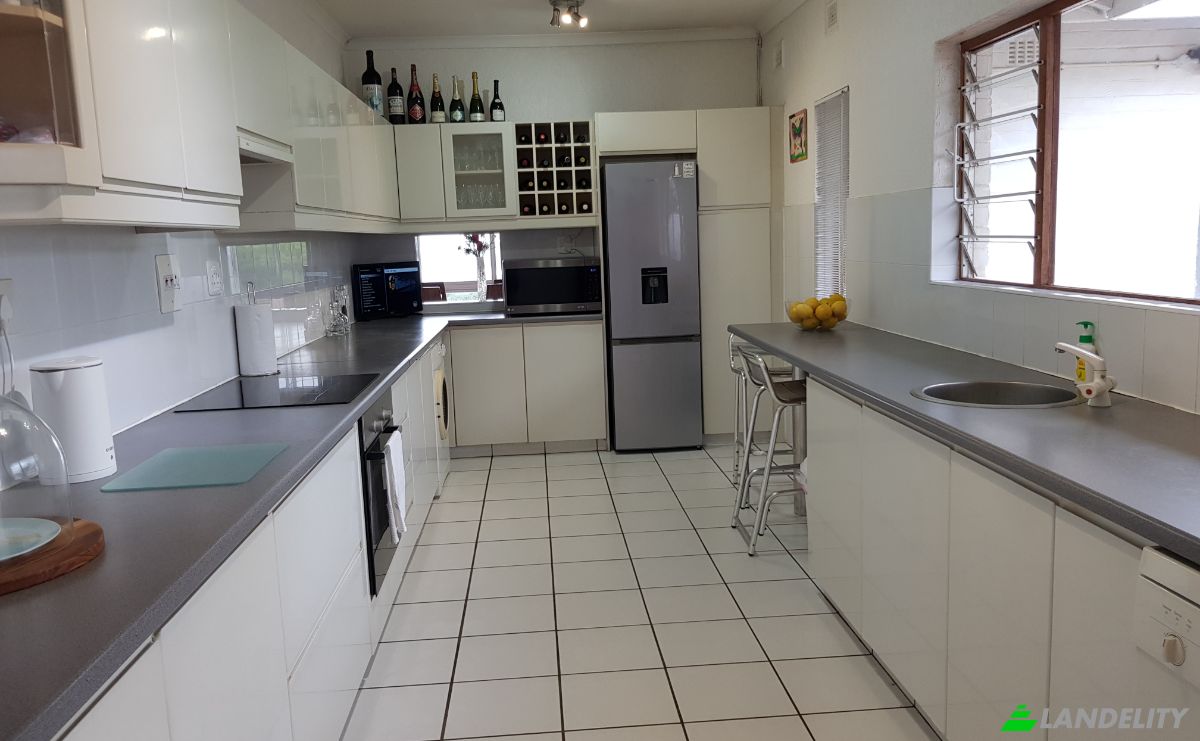 Single Family Home for Sale 28 Westward Dr, eMkhomazi, eThekwini Metropolitan Municipality, KwaZulu-Natal, South Africa, 4170. Photo 4