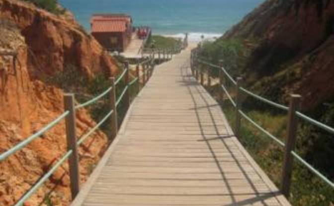 Bungalow for Sale - Olhos de Agua, Portugal