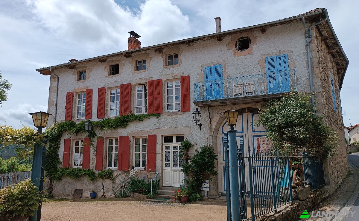 Eengezinswoning Te koop 49 Grande Rue, 63630 Saint-Bonnet-le-Chastel, Saint-Bonnet-le-Chastel, Puy-de-Dome, Auvergne-Rhone-Alpes, France. Foto 1