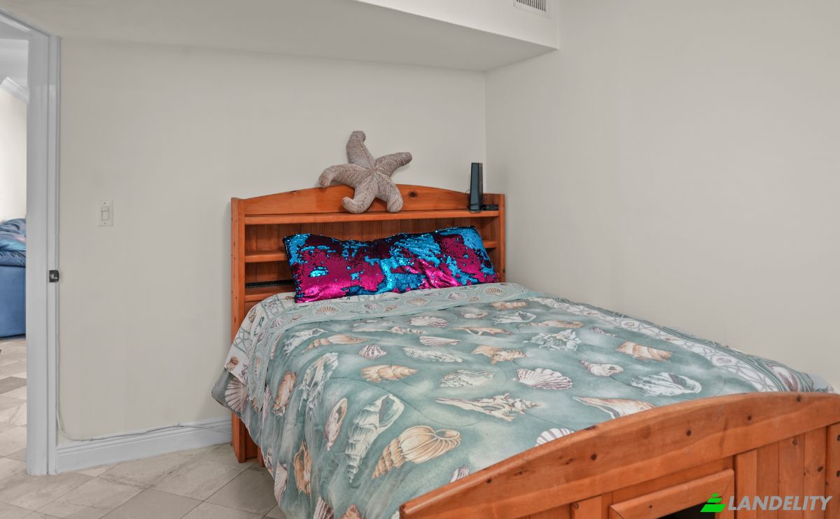 Condo for Sale 5005 Collins Ave, Miami Beach, Miami-Dade County, Florida, United States, FL 33140, USA. Photo 3