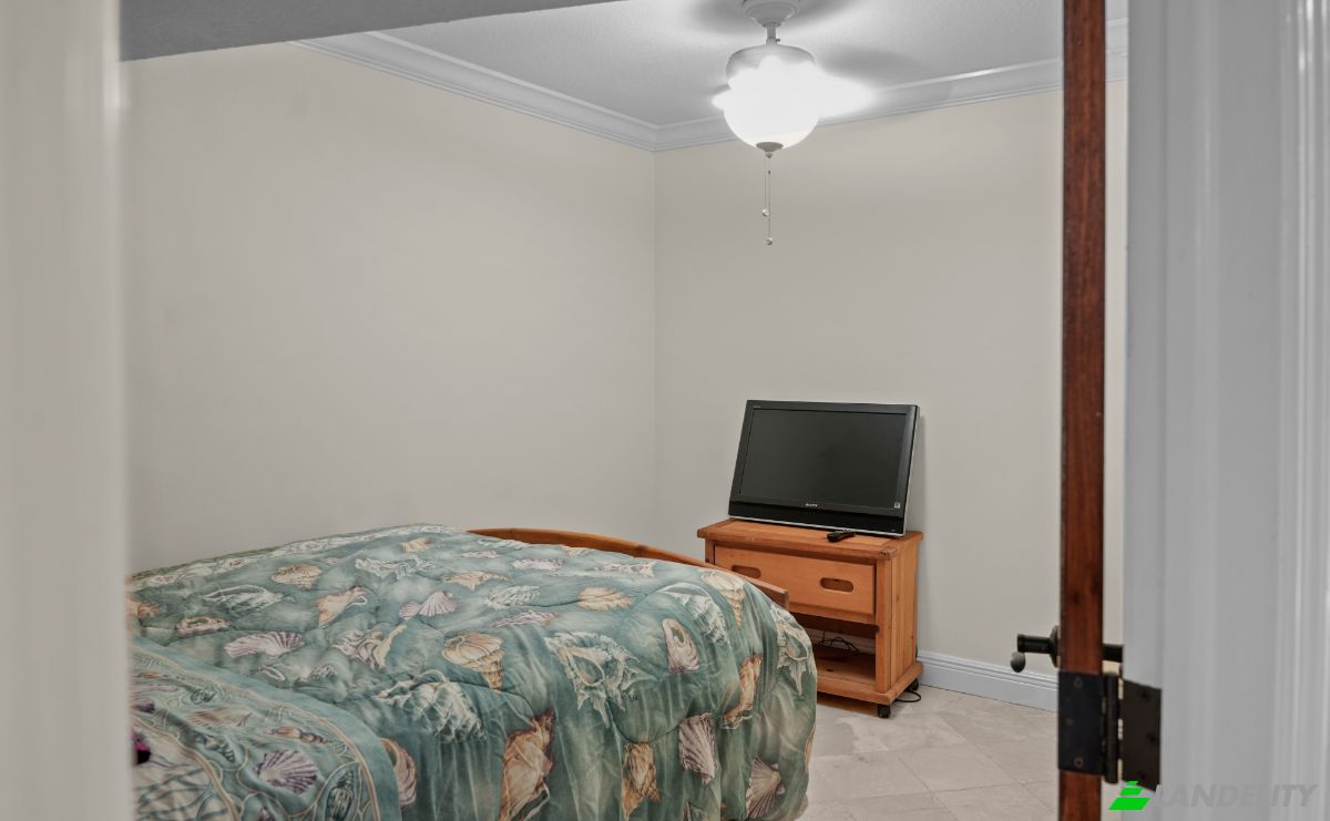 Condo for Sale 5005 Collins Ave, Miami Beach, Miami-Dade County, Florida, United States, FL 33140, USA. Photo 4