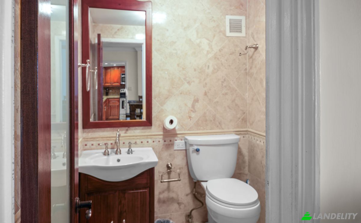 Condo for Sale 5005 Collins Ave, Miami Beach, Miami-Dade County, Florida, United States, FL 33140, USA. Photo 5