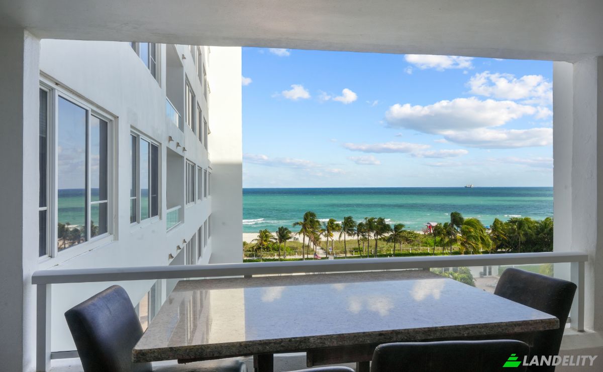 Condo for Sale 5005 Collins Ave, Miami Beach, Miami-Dade County, Florida, United States, FL 33140, USA. Photo 1