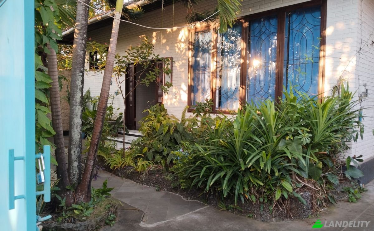 Villa for Sale Anturan, Buleleng, Buleleng Regency, Bali, Indonesia, Bali 81119. Photo 2
