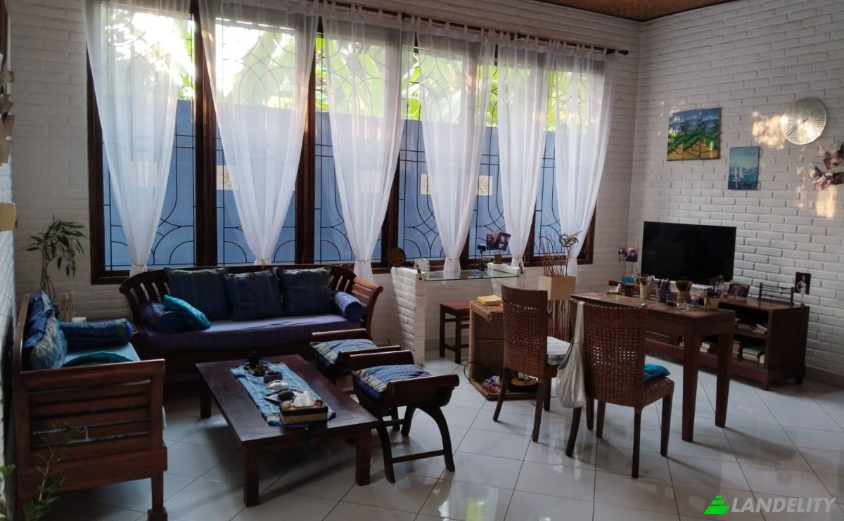 Villa for Sale Anturan, Buleleng, Buleleng Regency, Bali, Indonesia, Bali 81119. Photo 5
