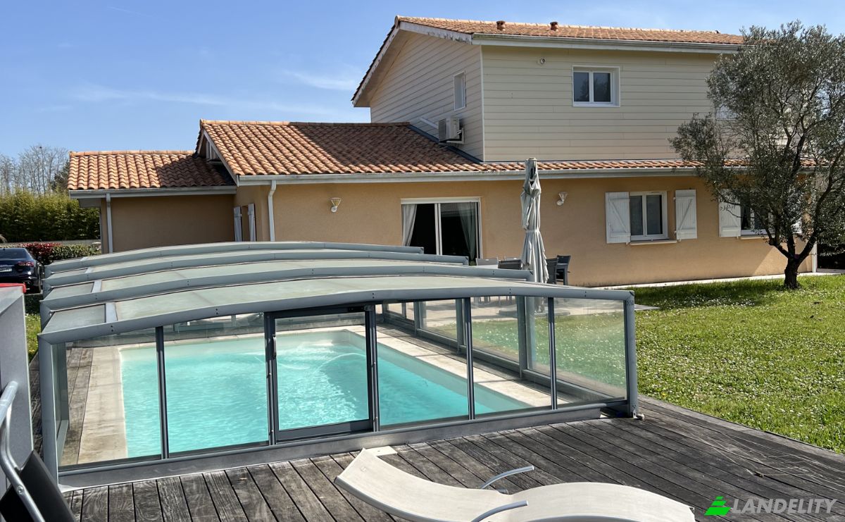 Single Family Home for Sale 7 Rue des Cygnes, 33450 Izon, Izon, Gironde, Nouvelle-Aquitaine, France. Photo 1