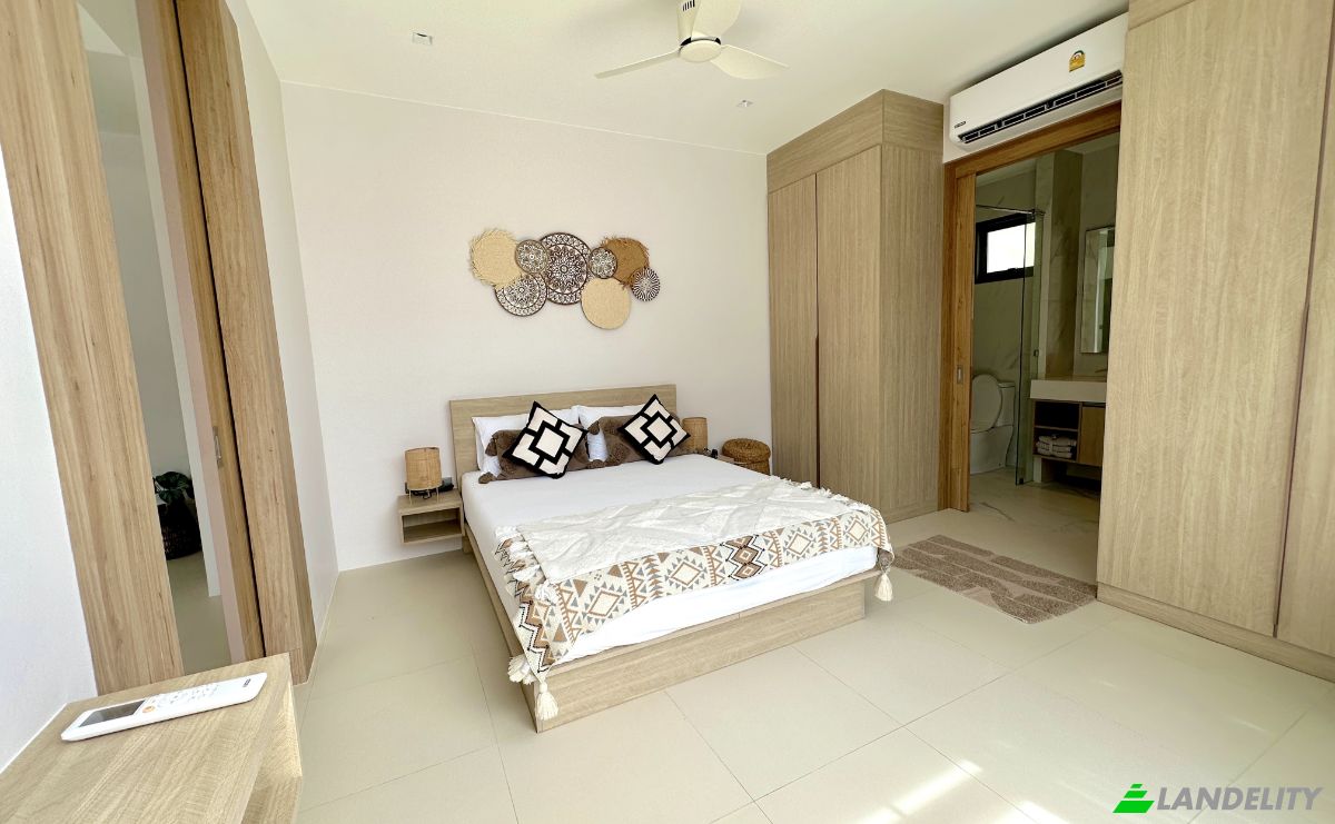 Villa for Sale 1 Soi Wat Rang, Tambon Choeng Thale, Amphoe Thalang, Chang Wat Phuket 83110, Choeng Thale, Thalang District, Phuket, Thailand. Photo 16