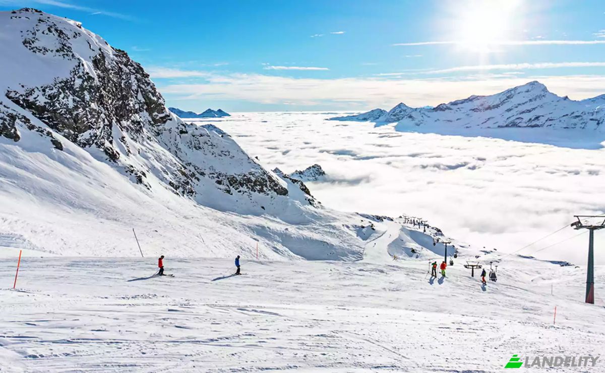Hotel for Sale Via Greschmatto Weg, 11025 Gressoney-Saint-Jean AO, Gressoney-Saint-Jean, Aosta Valley, Italy. Photo 16