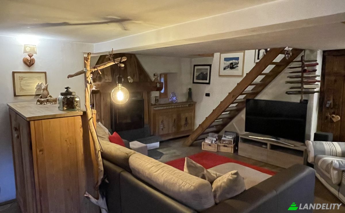 Villa for Sale Localita Schtrecka, 11025 Gressoney-Saint-Jean AO, Noversch, Aosta Valley, Italy. Photo 4